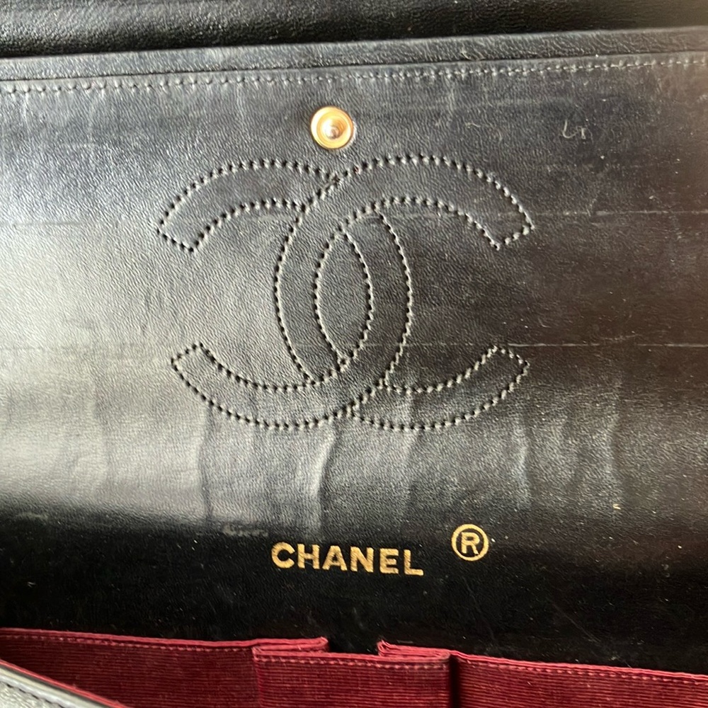 Authentic Vintage Chanel Black Classic Double Flap 25 - Picture 2 of 15